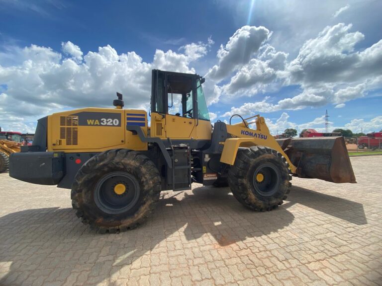 KOMATSU WA320