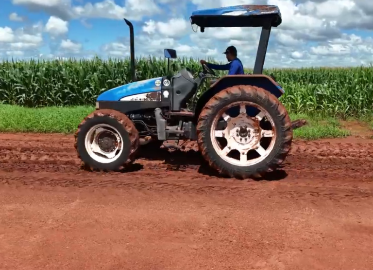 TRATOR NEW HOLLAND TL 75 E